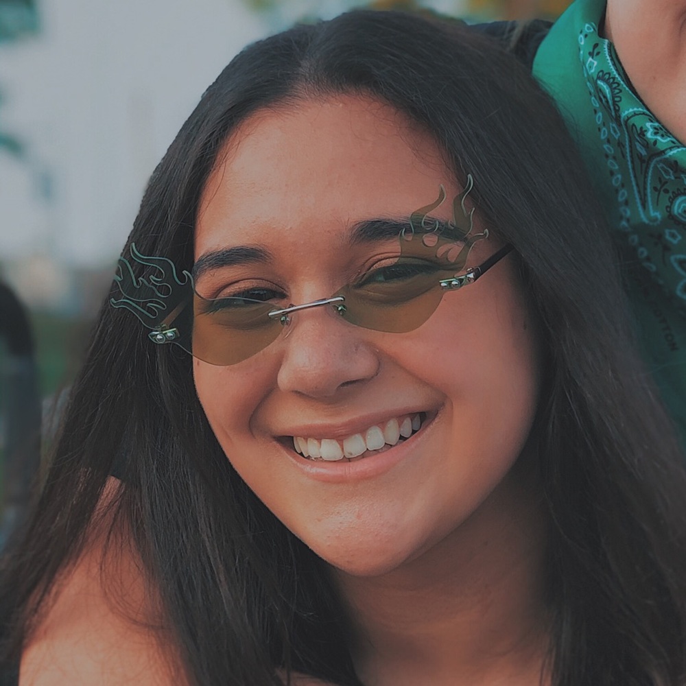 Meet your Posher, Lara